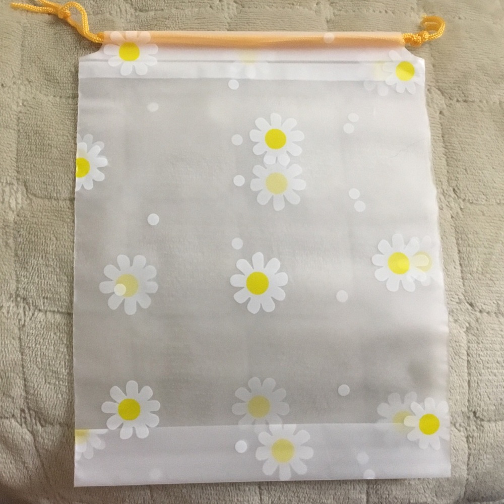 RFID Tri-Fold Wristlet Wallet - Picture 11 of 11